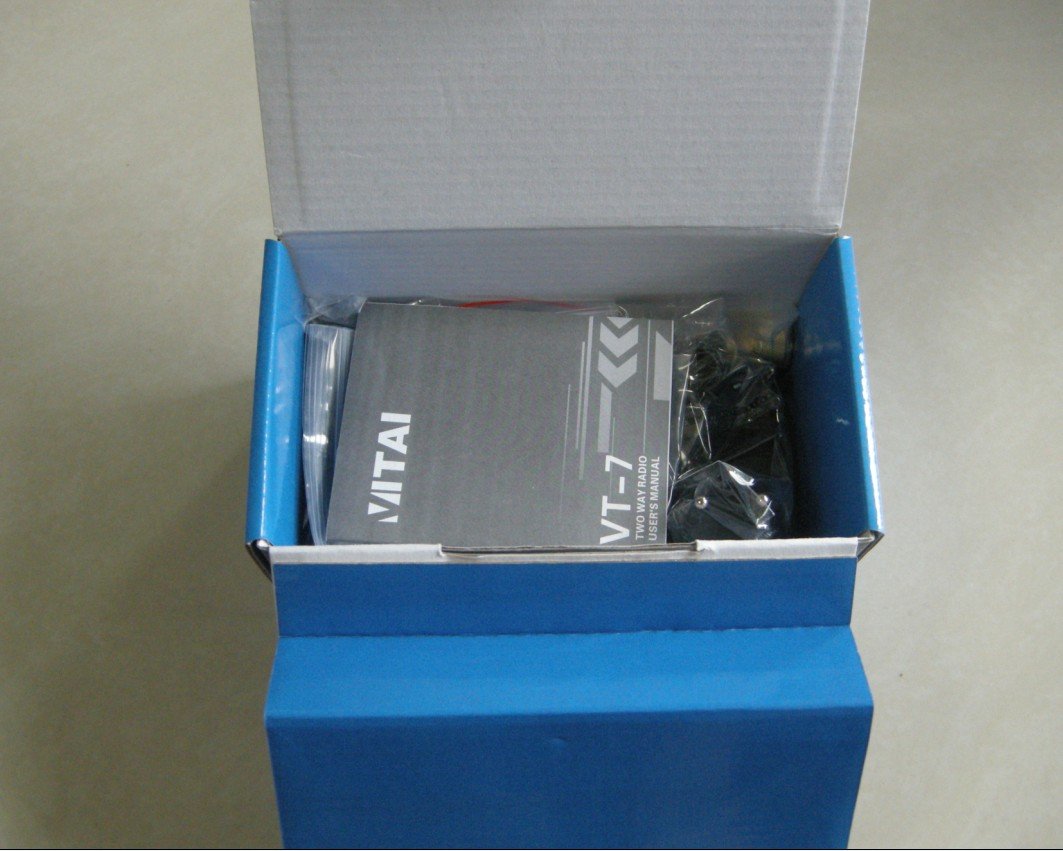 VT-7 two way radio packaging1