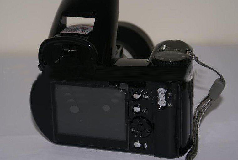 0.5X wide Angle Lense 2.4"TFT 12MP Digital Camera