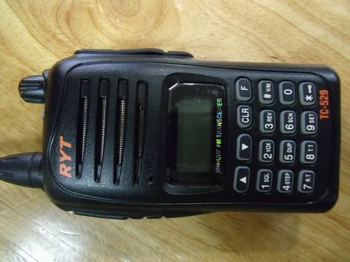 RYT-TC529 radio Walkie Talkie transceiver Emergency alarm LED screen 136-174MHz