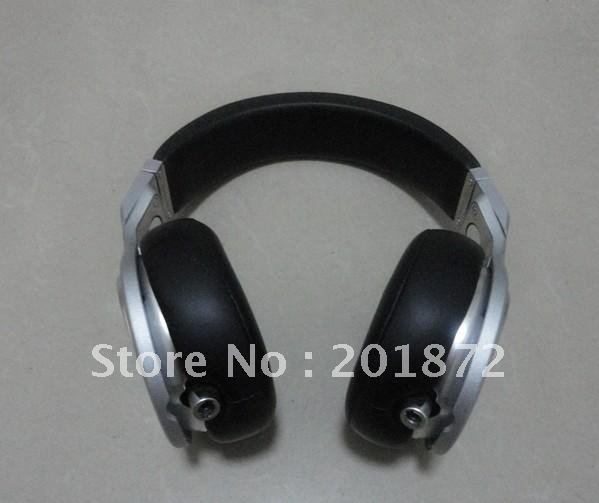 Black & White Plastic With Many Screws Headphone