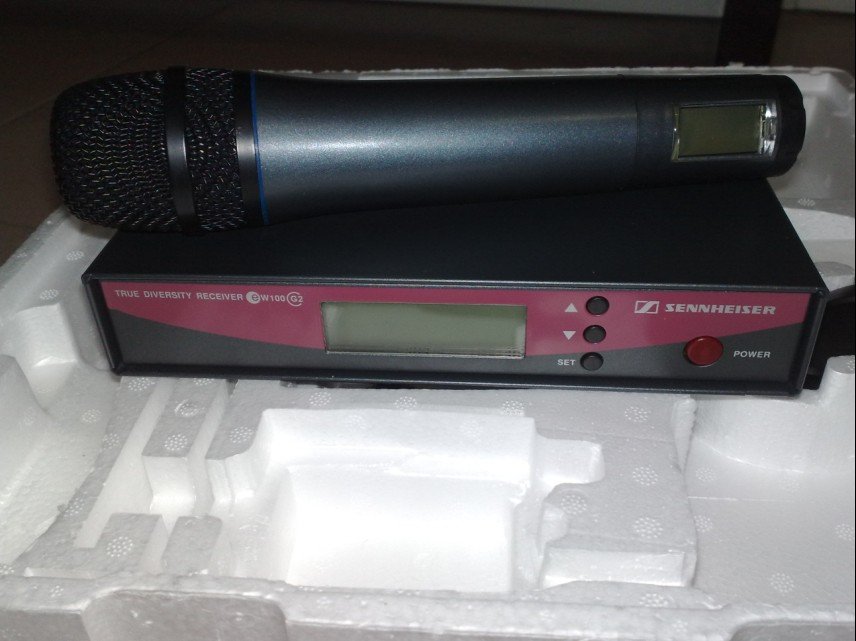 1440 Tunable UHF HDX Wireless Microphone