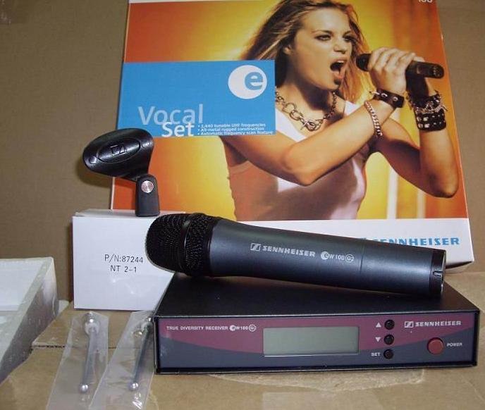 New Arrive UHF Crystal-clear Sound Wireless Microphone