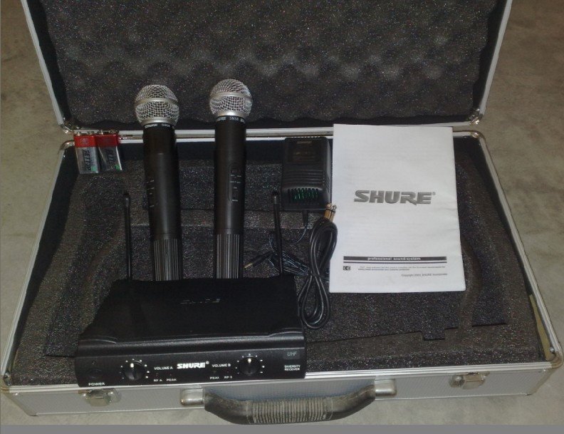 Built-in Noise Reduction Dual-channel Receiver Wireless Microphone